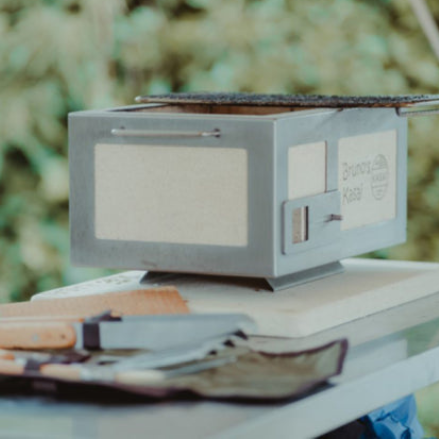 Medium Long Kasai Konro Grill with Stainless Steel Frame - Image 3